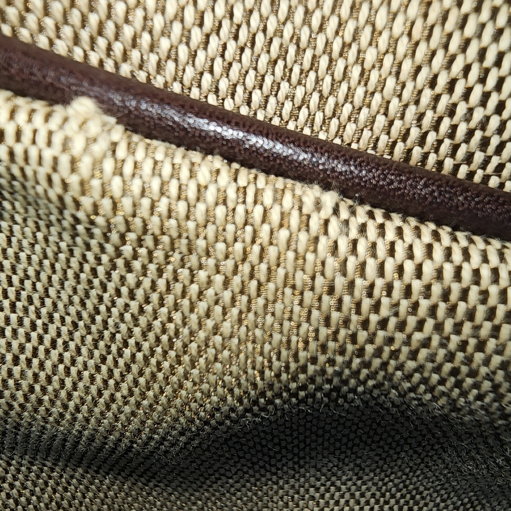 Gucci GG Signature-Trimmed Colbert Hobo - Picture 12 of 16